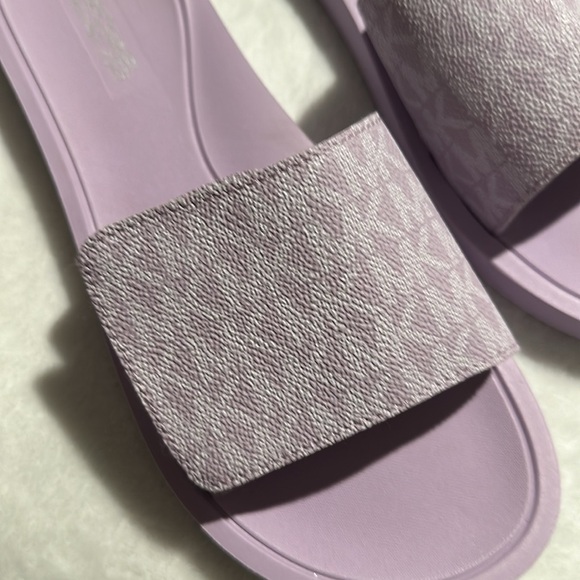 Michael Kors Slides - Picture 2 of 5